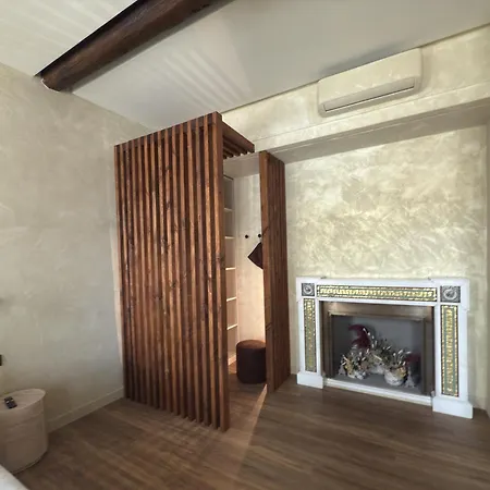 Pantheon Urbes Collection *