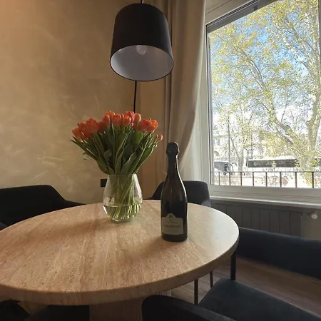 Apartment Pantheon Urbes Collection