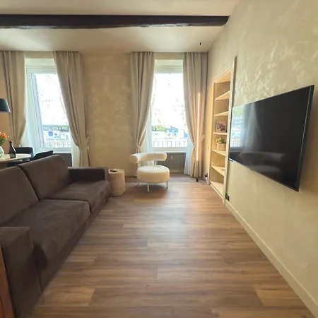 Pantheon Urbes Collection *