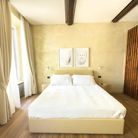 Pantheon Urbes Collection *