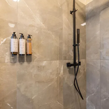 Apartment Pantheon Urbes Collection