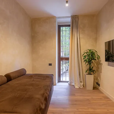 Pantheon Urbes Collection *